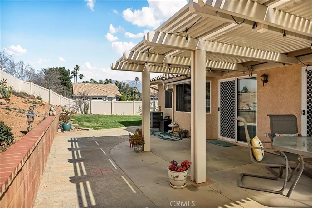 625 S Shinecock Banning, CA 92220