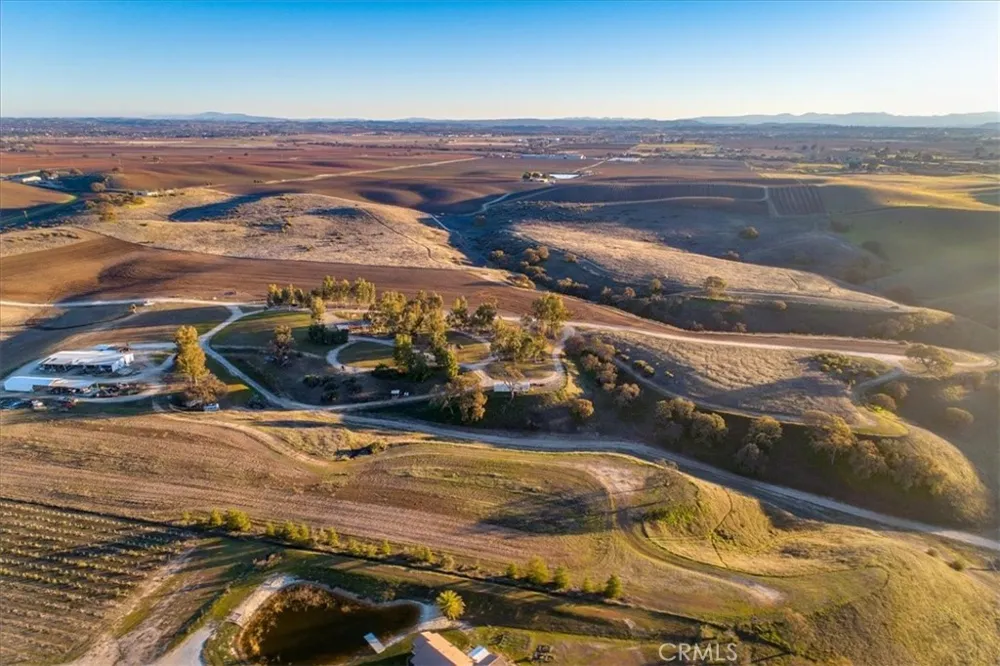 7201 Airport Road Paso Robles, CA 93446