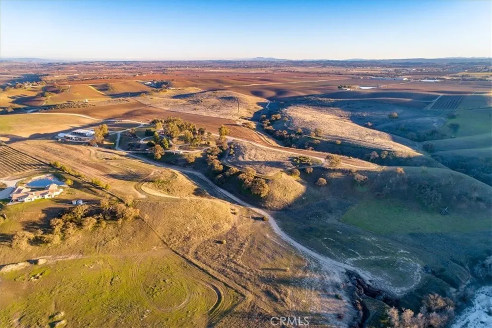 7201 Airport Road Paso Robles, CA 93446