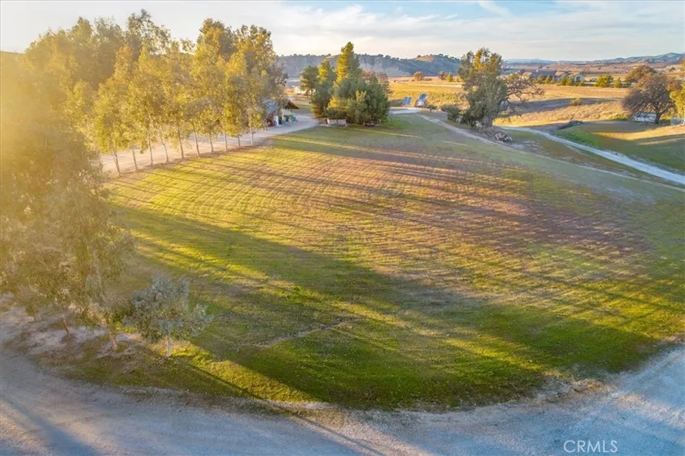 7201 Airport Road Paso Robles, CA 93446