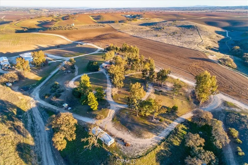 7201 Airport Road Paso Robles, CA 93446