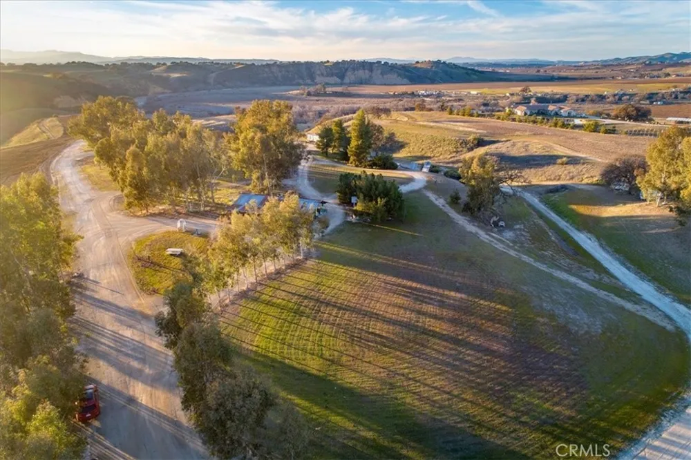7201 Airport Road Paso Robles, CA 93446
