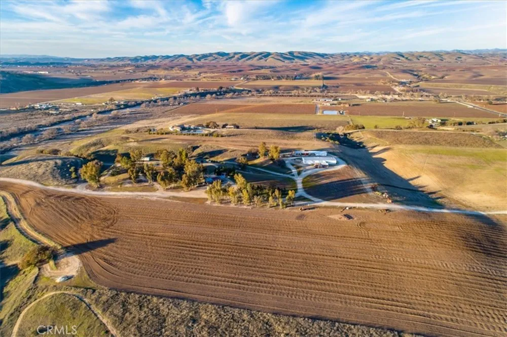 7201 Airport Road Paso Robles, CA 93446