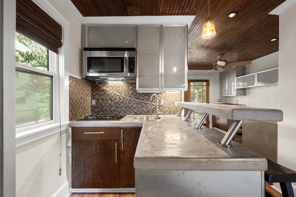 1309 W 10th Street Austin, TX 78703