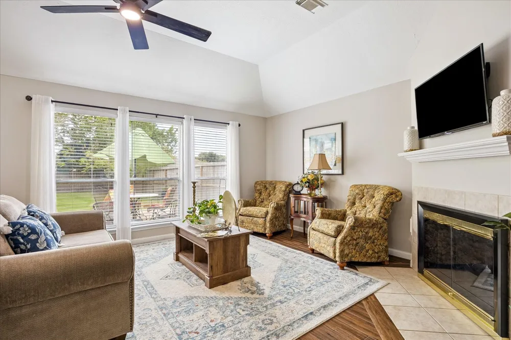 202 Meadowhill Lane League City, TX 77539