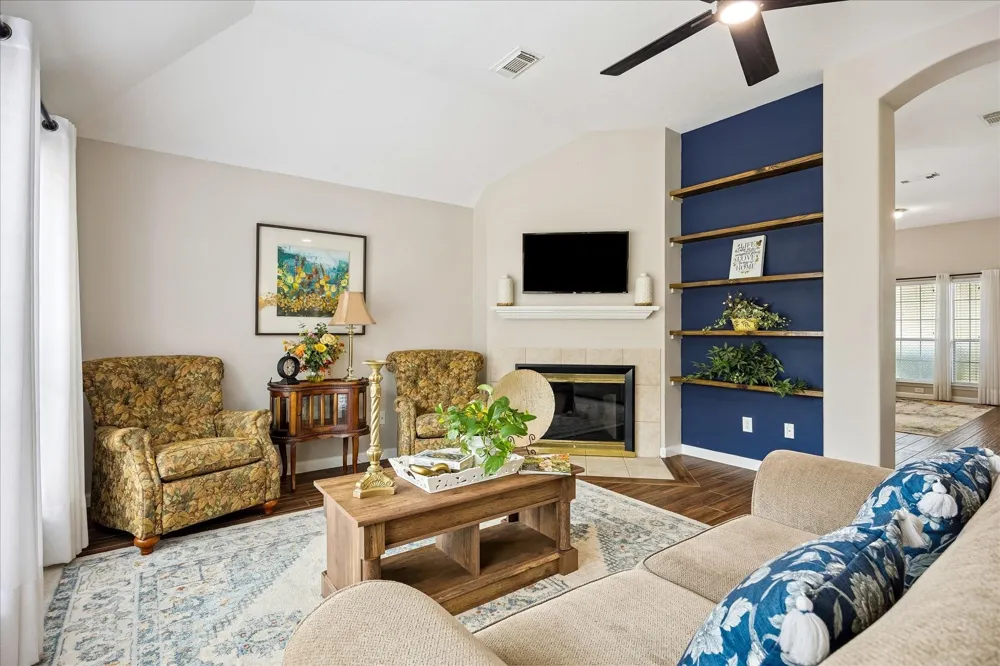 202 Meadowhill Lane League City, TX 77539