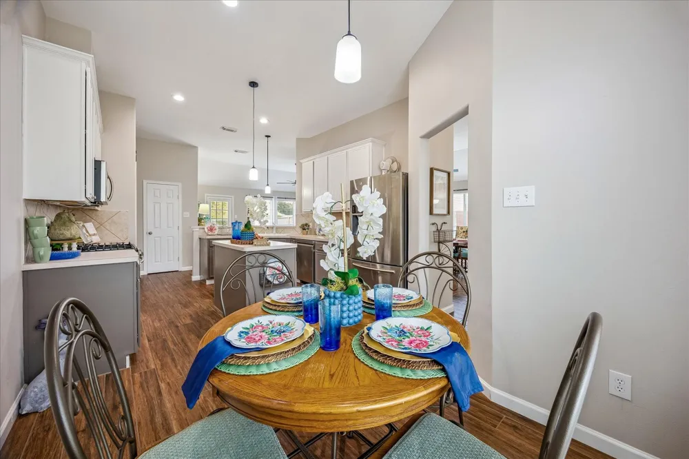 202 Meadowhill Lane League City, TX 77539
