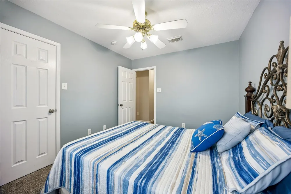 202 Meadowhill Lane League City, TX 77539