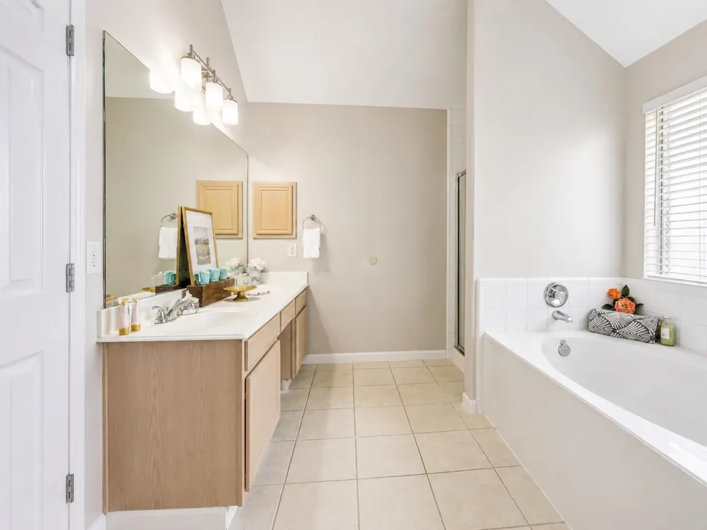 202 Meadowhill Lane League City, TX 77539