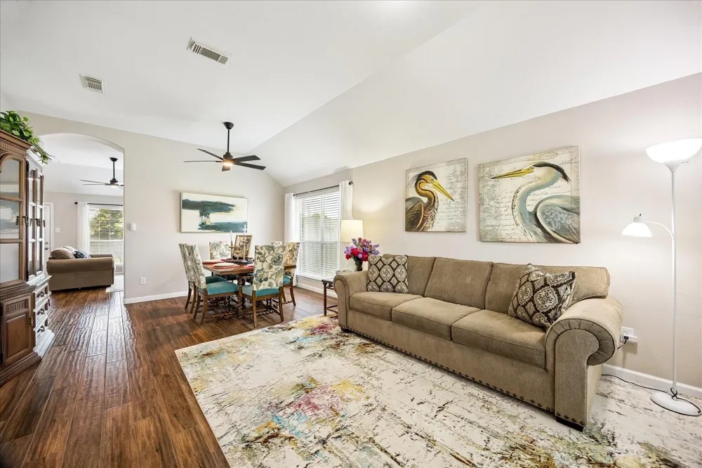 202 Meadowhill Lane League City, TX 77539