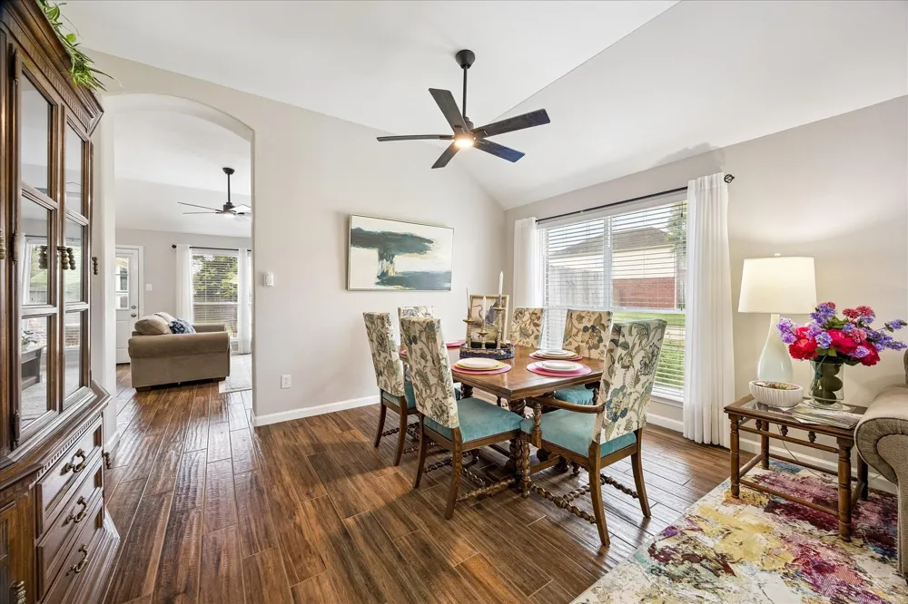 202 Meadowhill Lane League City, TX 77539