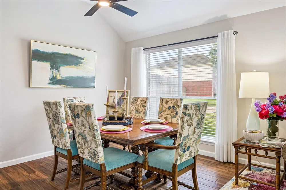 202 Meadowhill Lane League City, TX 77539