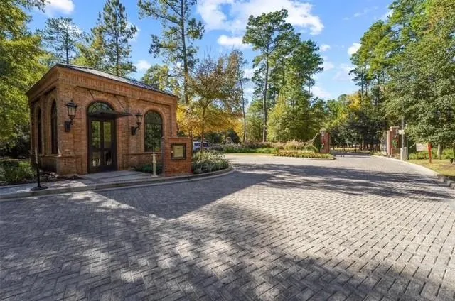 241 Eminence Isle Montgomery, TX 77316
