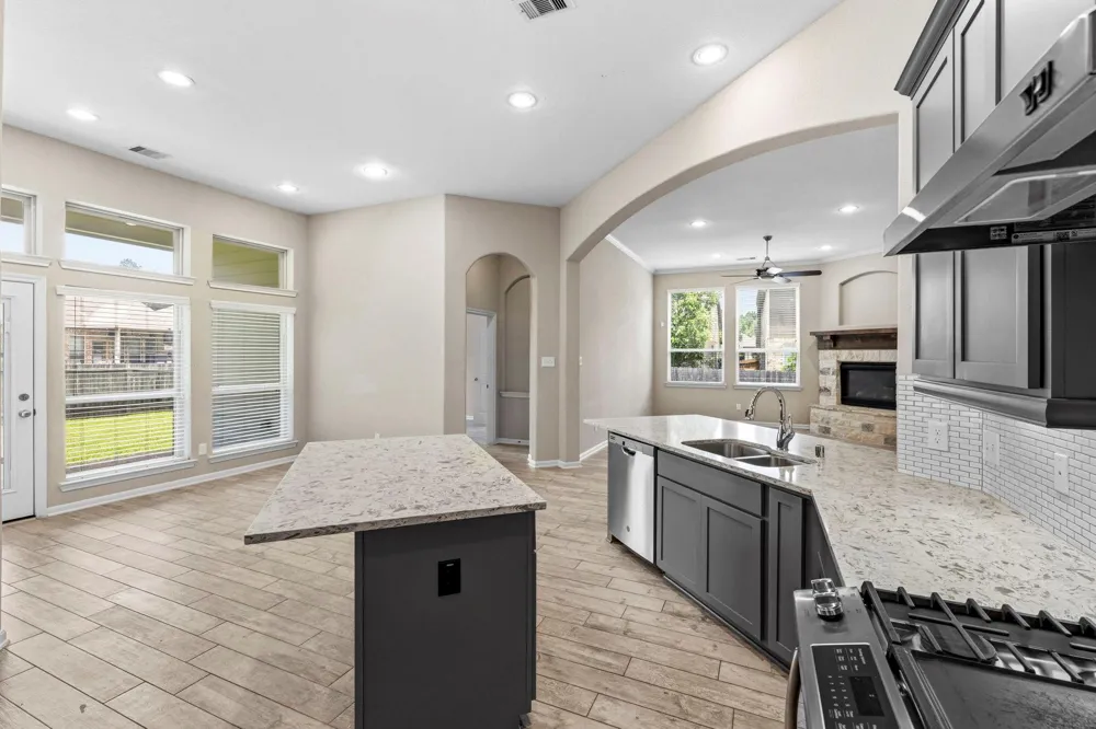 208 Capriccio Lane Montgomery, TX 77316
