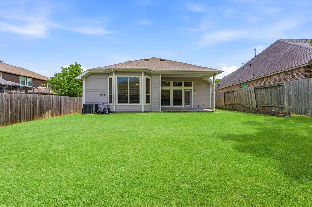 208 Capriccio Lane Montgomery, TX 77316