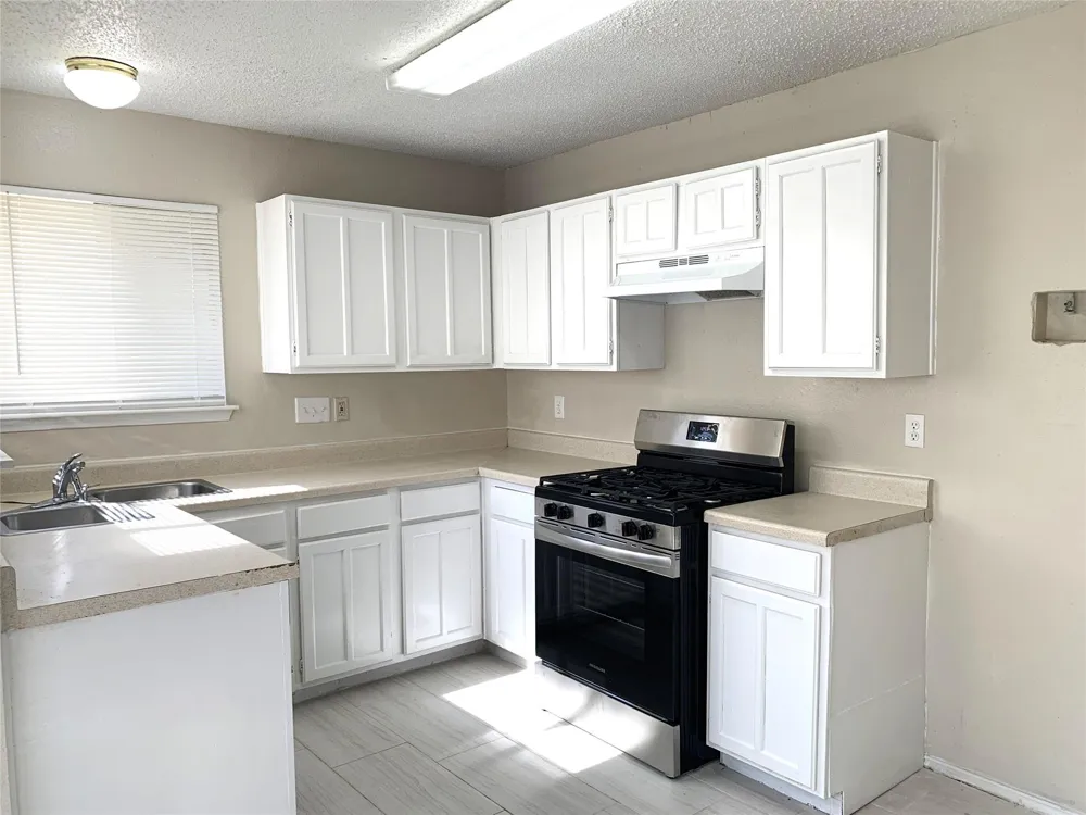 2002 Greencourt Drive Missouri City, TX 77489