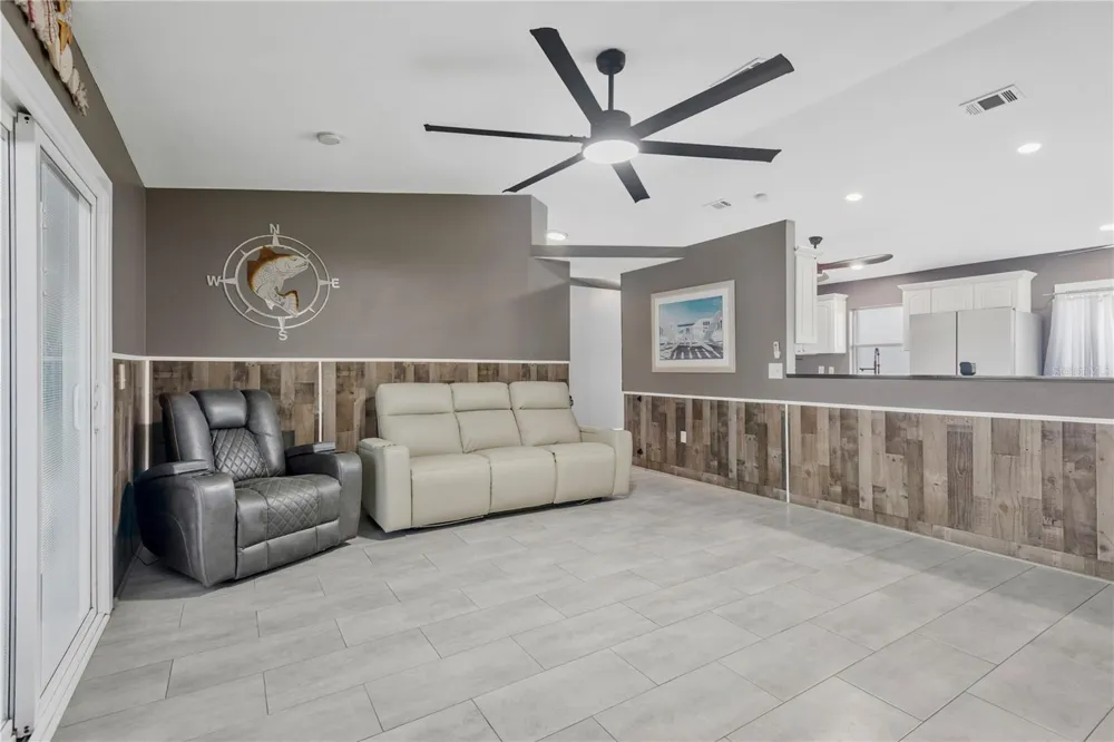2054 SAFFOLD PARK DRIVE Ruskin, FL 33570