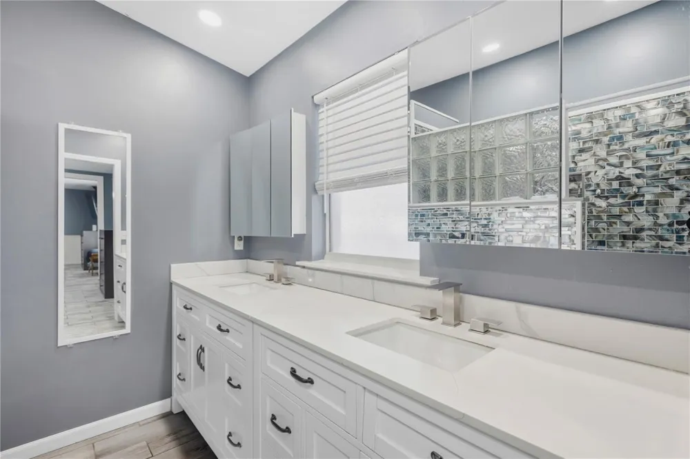 2054 SAFFOLD PARK DRIVE Ruskin, FL 33570