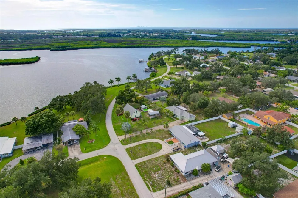 2054 SAFFOLD PARK DRIVE Ruskin, FL 33570