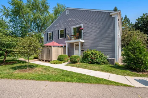 2624 Fenwick Court