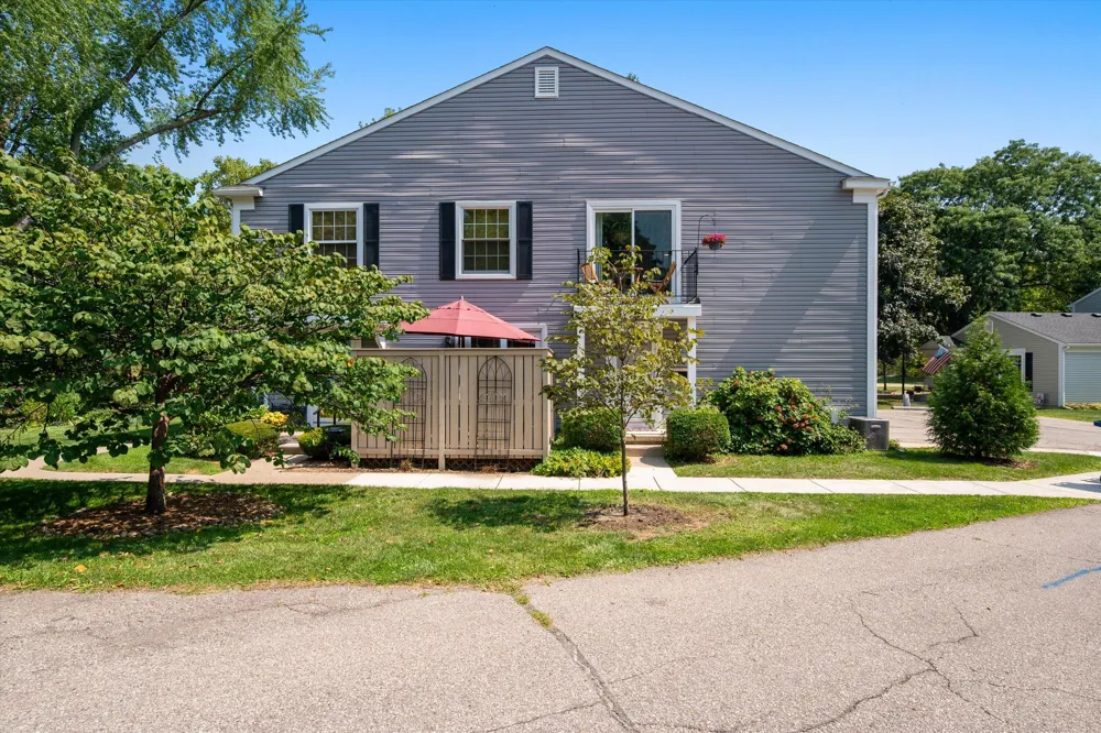 2624 Fenwick Court Ann Arbor, MI 48104