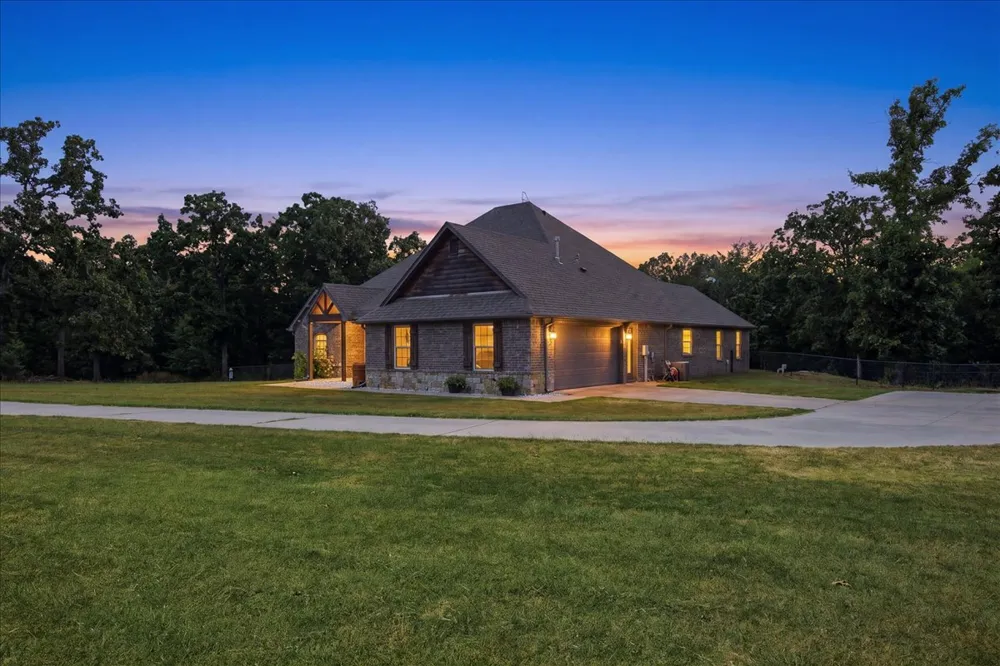 19412 S Mountain Lane Claremore, OK 74019