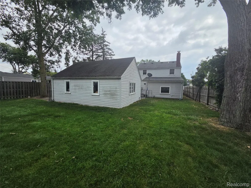 1031 Arthur Drive Troy City, MI 48083