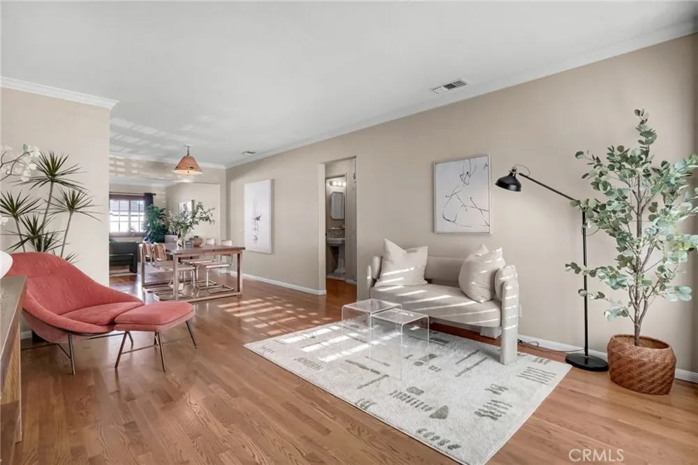 4852 Coldbrook Lakewood, CA 90713