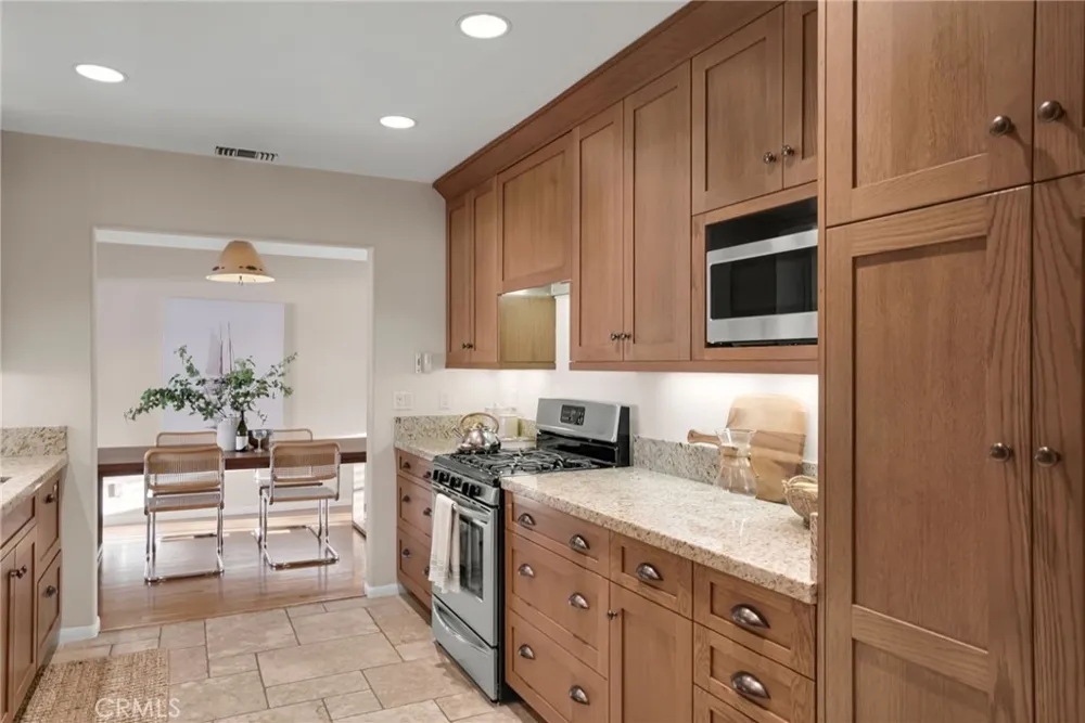 4852 Coldbrook Lakewood, CA 90713