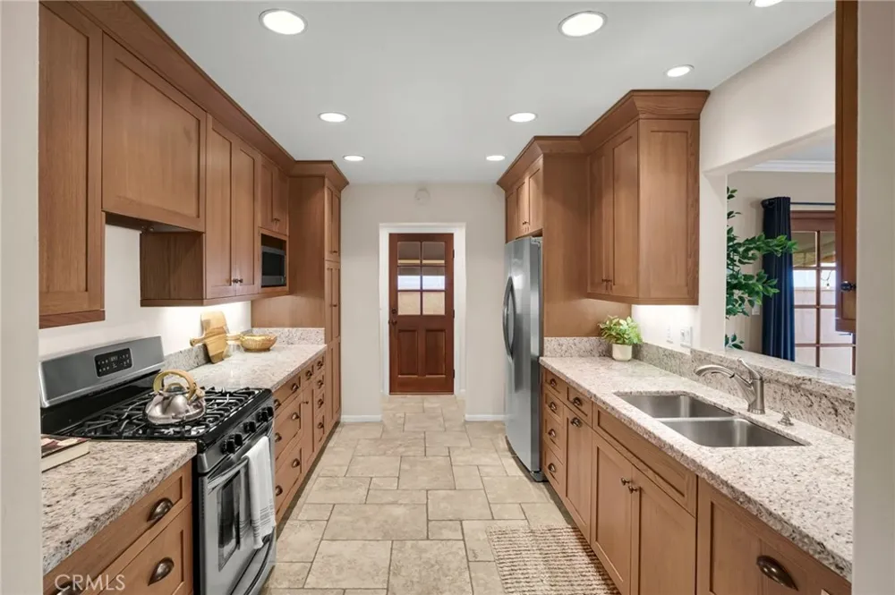 4852 Coldbrook Lakewood, CA 90713