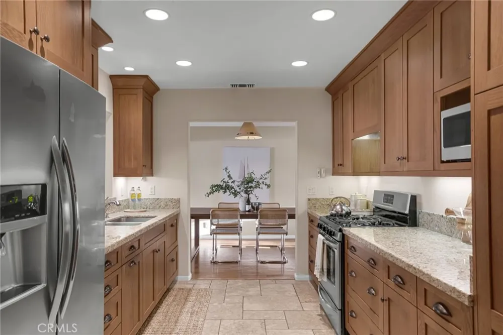 4852 Coldbrook Lakewood, CA 90713