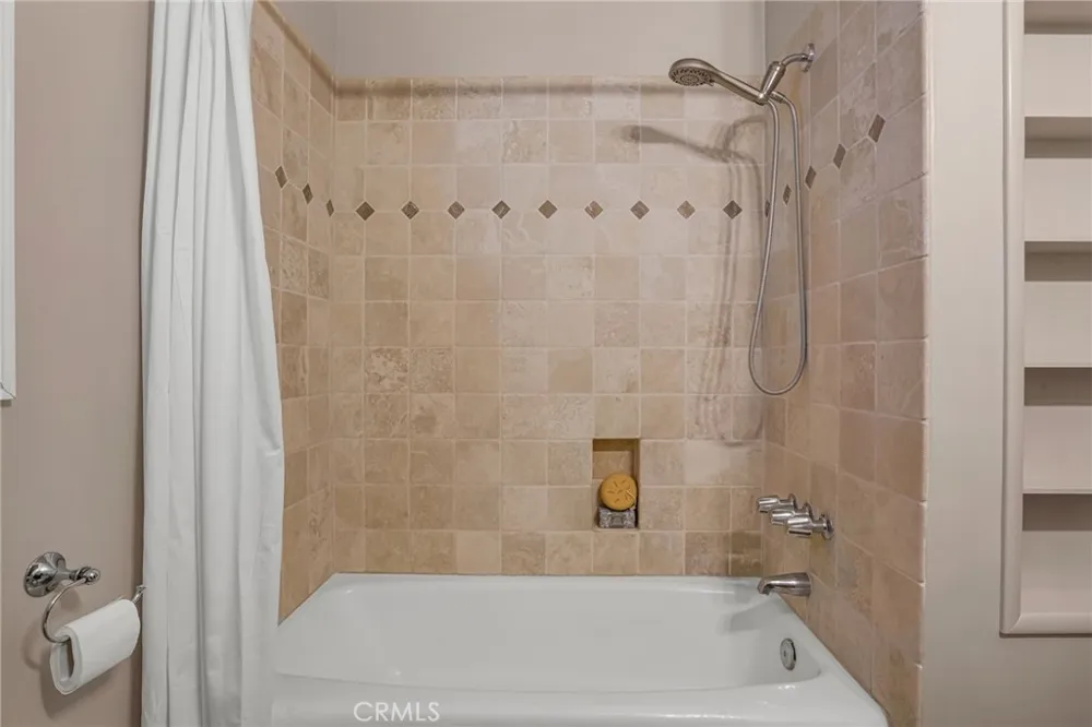 4852 Coldbrook Lakewood, CA 90713