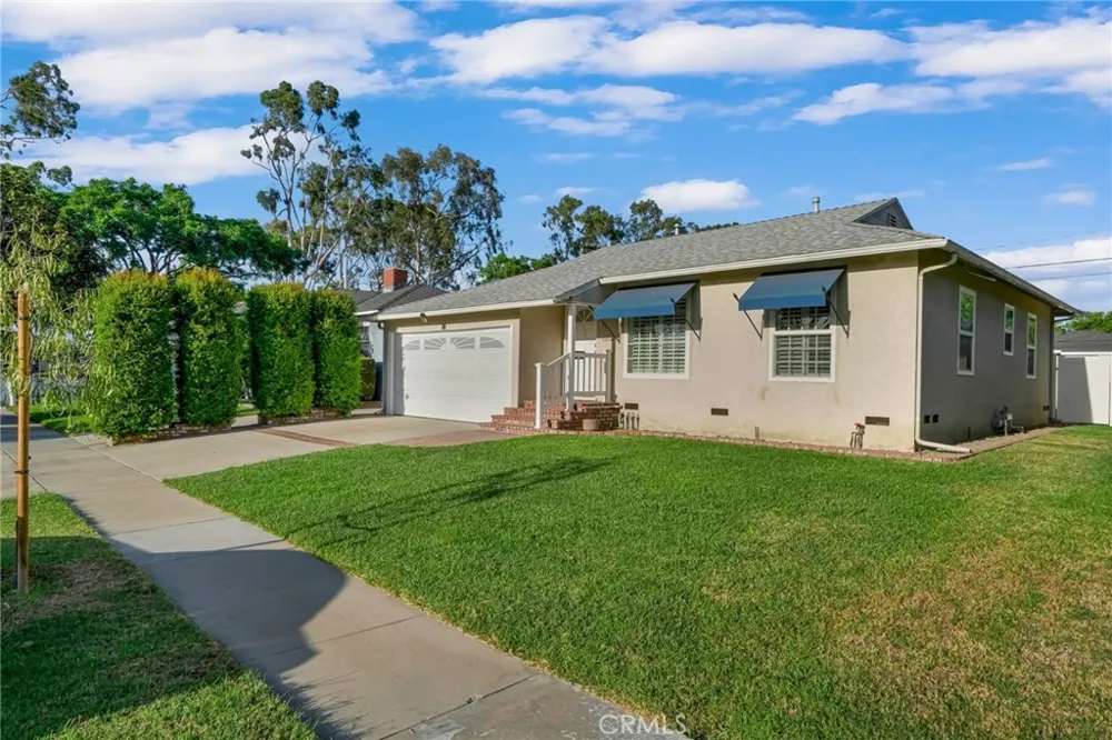 4852 Coldbrook Lakewood, CA 90713