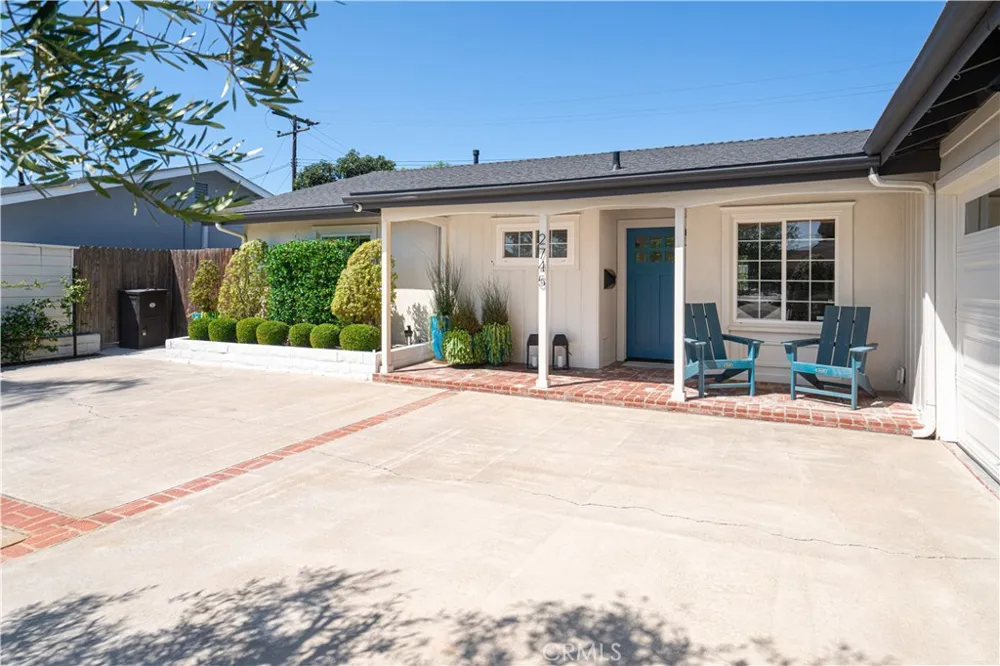2745 Drake Costa Mesa, CA 92626