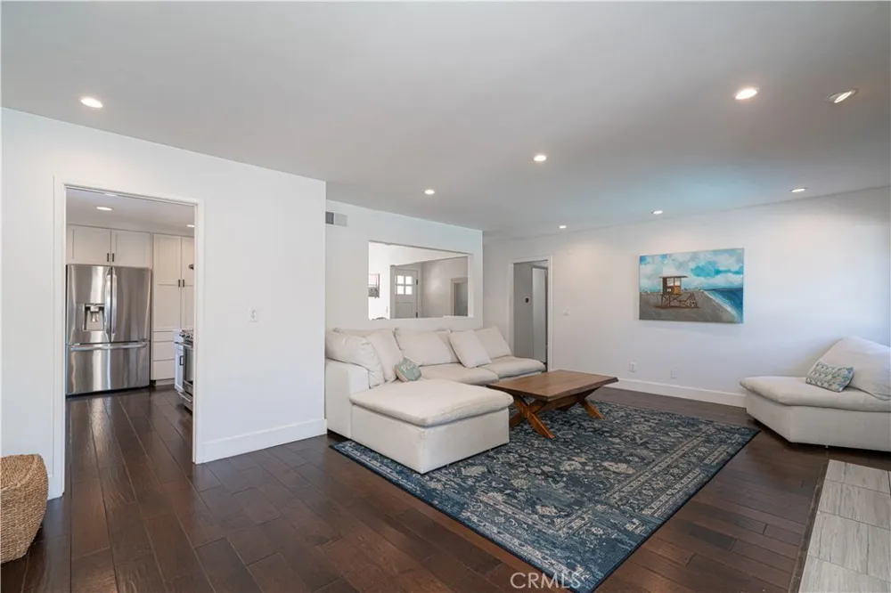 2745 Drake Costa Mesa, CA 92626
