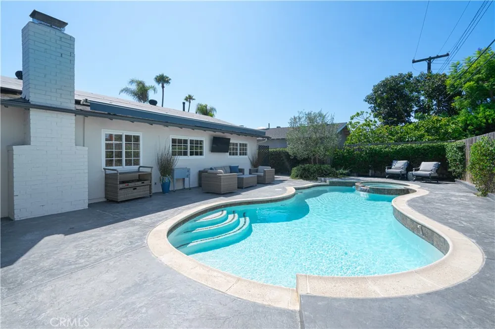 2745 Drake Costa Mesa, CA 92626