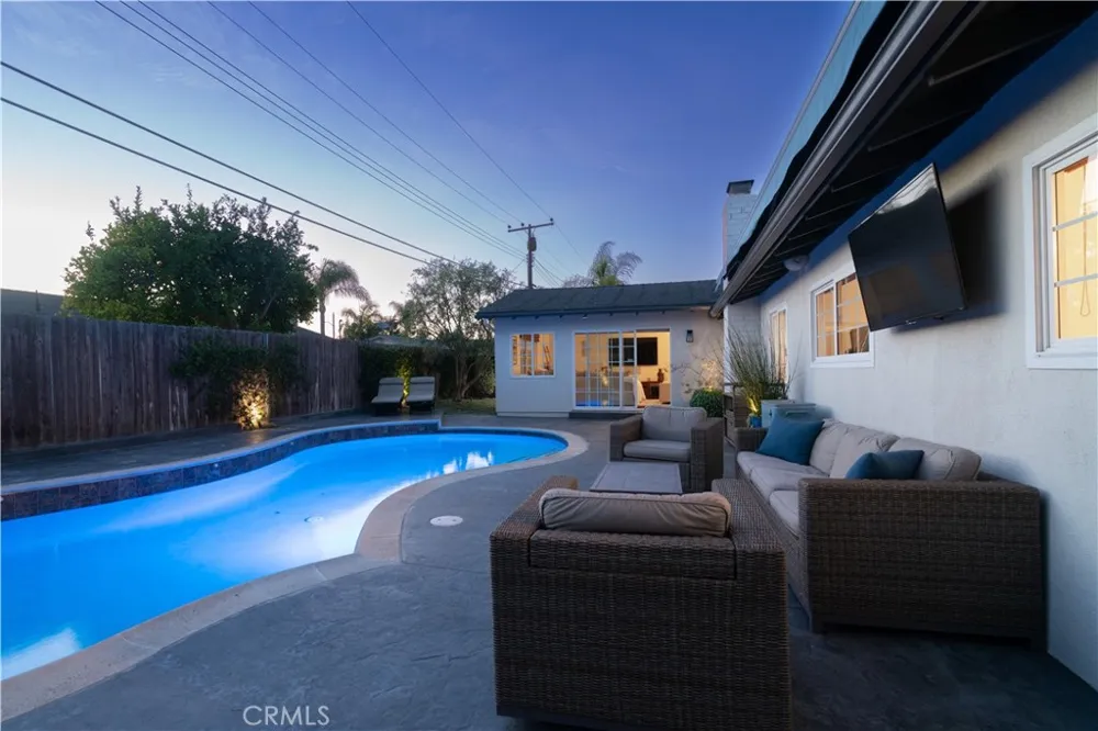 2745 Drake Costa Mesa, CA 92626