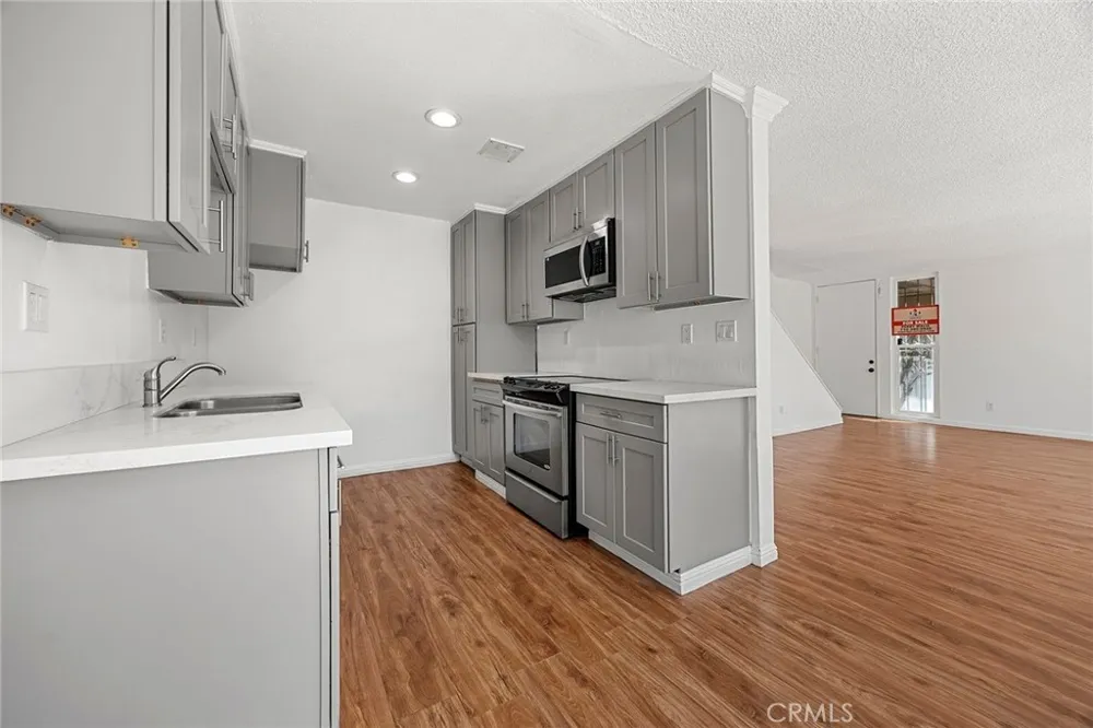15500 Tustin Village #25 Tustin, CA 92780