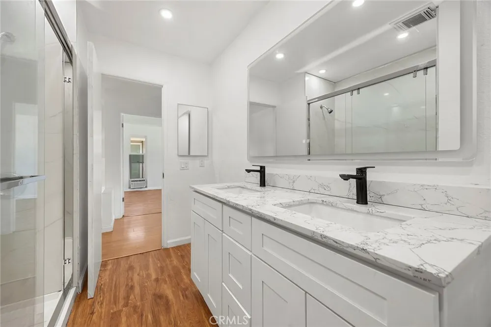 15500 Tustin Village #25 Tustin, CA 92780