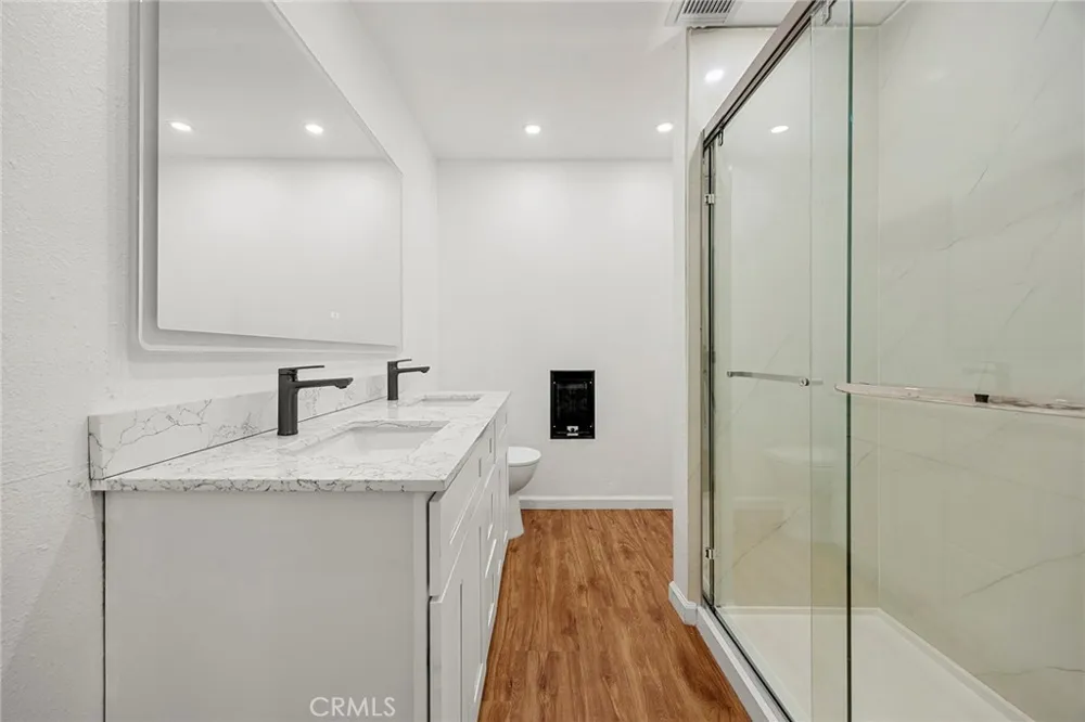 15500 Tustin Village #25 Tustin, CA 92780