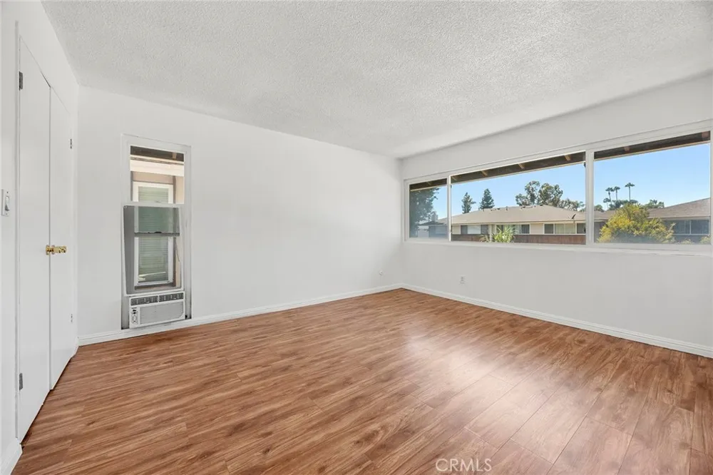 15500 Tustin Village #25 Tustin, CA 92780