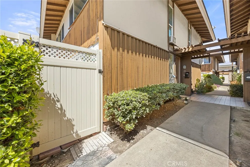 15500 Tustin Village #25 Tustin, CA 92780