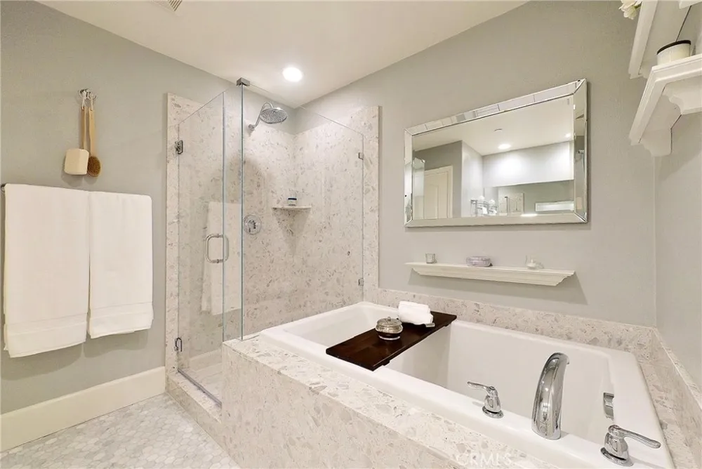 7026 Village Eastvale, CA 92880