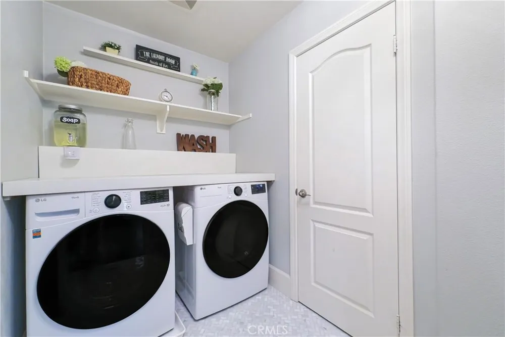 7026 Village Eastvale, CA 92880