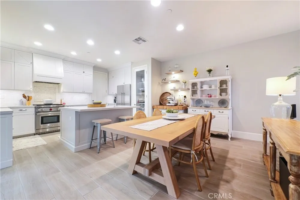 7026 Village Eastvale, CA 92880
