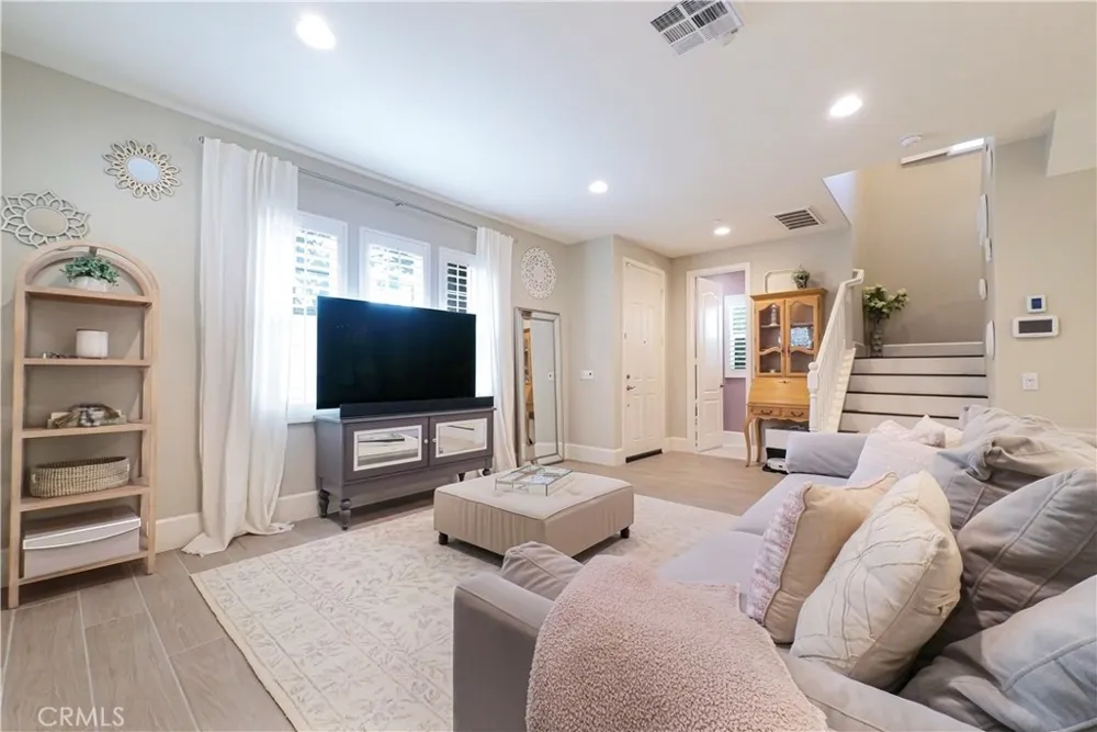 7026 Village Eastvale, CA 92880