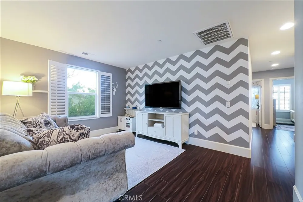 7026 Village Eastvale, CA 92880