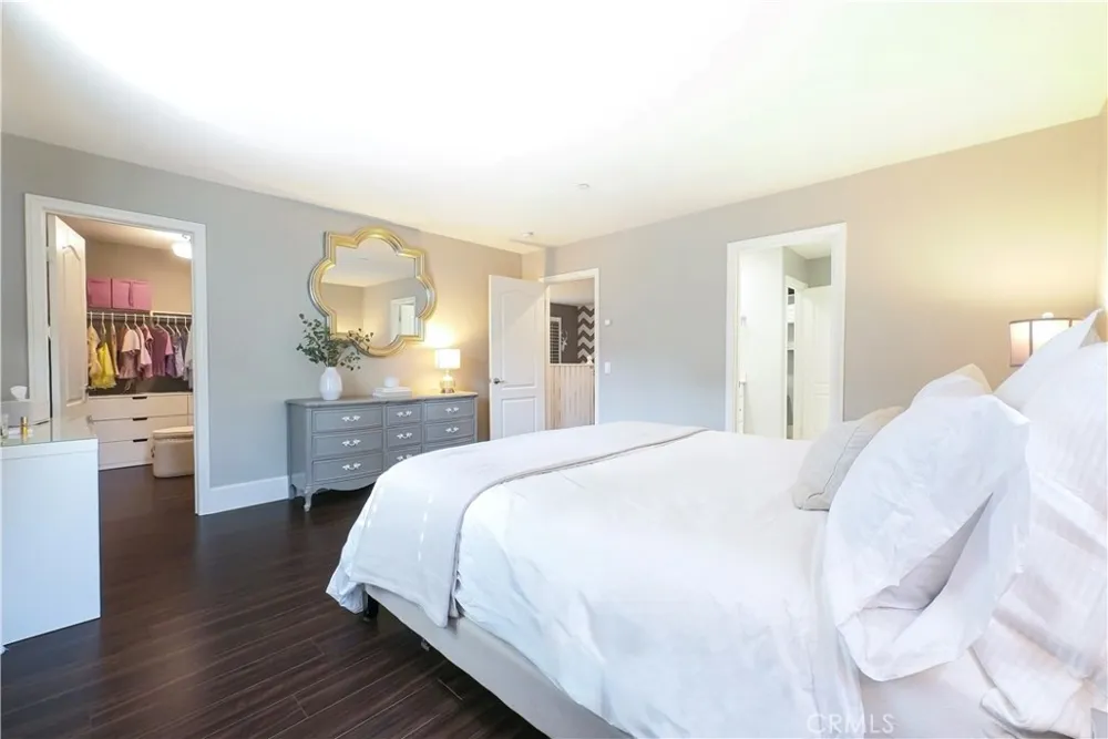 7026 Village Eastvale, CA 92880