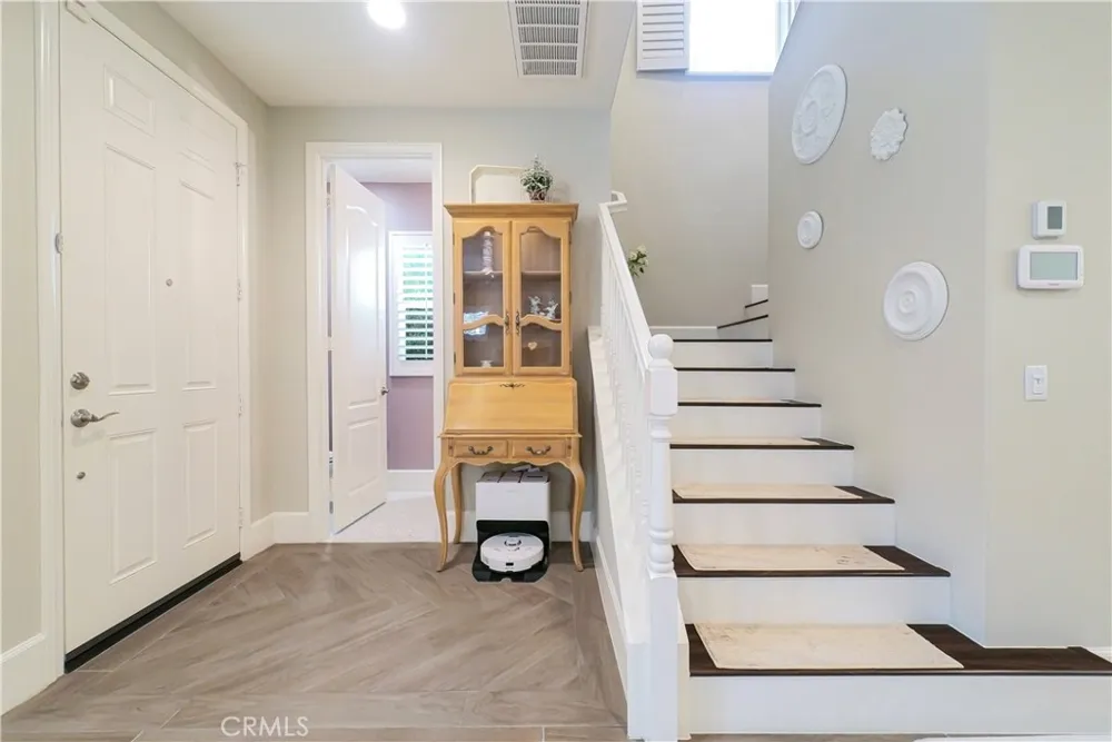 7026 Village Eastvale, CA 92880