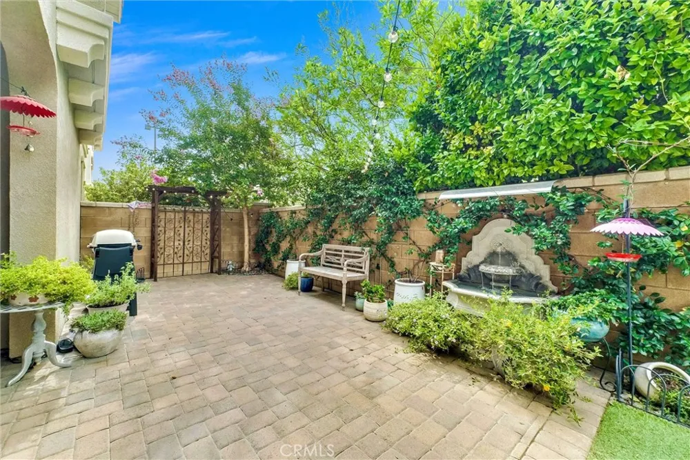 7026 Village Eastvale, CA 92880